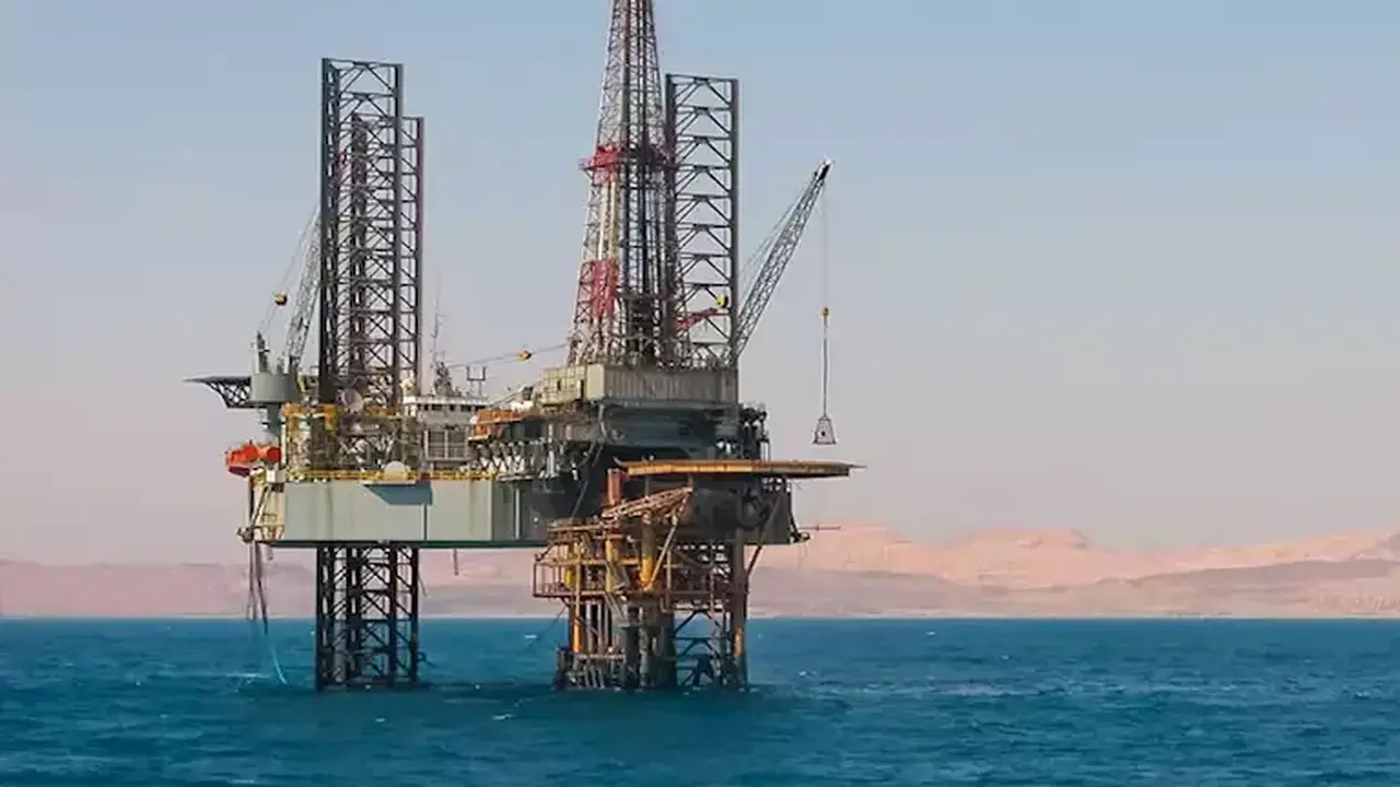 مدحت يوسف يكشف حقيقة الأنباء المتداولة بخصوص مستقبل حقل ظهر المصري للغاز